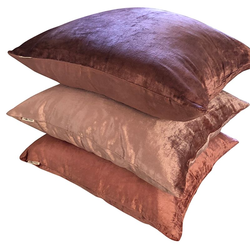 Cushion cover Shiny velvet dark pink